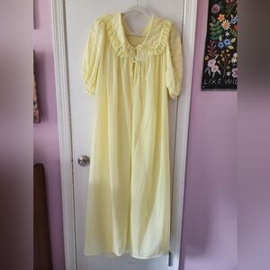 Vintage yelliw floral peignoir nightgown set large